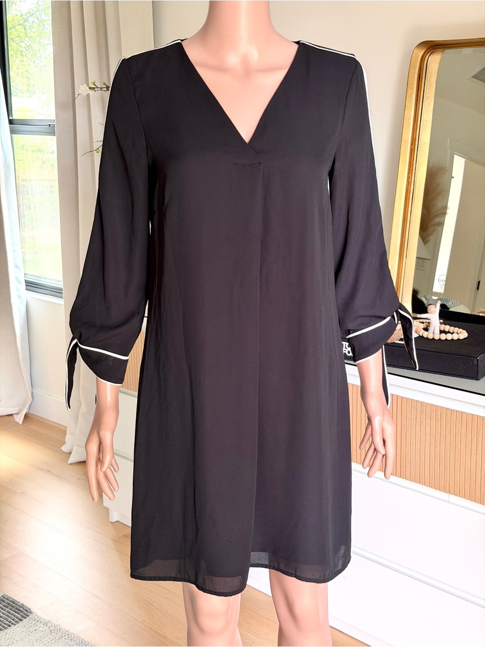 H&M Black V-Neck Tie-Sleeve Women's Dress